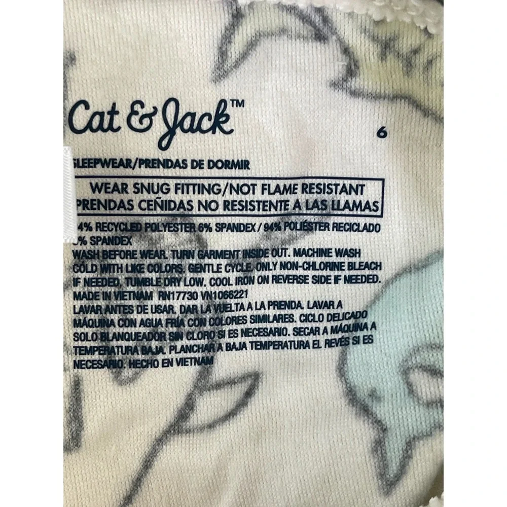 Cat & Jack Kids Shark Print 2 Piece Pajama Set White Blue Green Size 6 NWT
